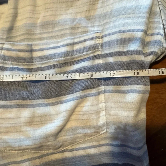 Side Stitch Button Up Medium - Picture 5 of 5